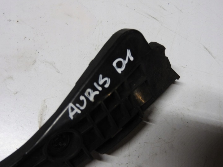 фото №10, Toyota auris i 06-09 ковзун бампера лівий зад 52576-02070