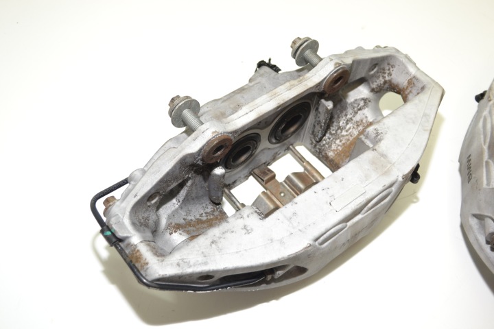 фото №13, Bmw g11 g12 730d 3.0d xdrive зажимы тормозные перед 44/374/36 комплект