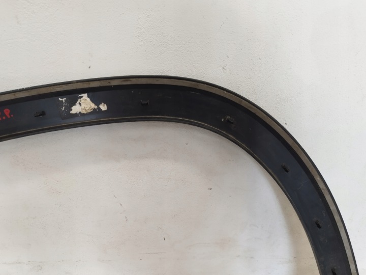 фото №12, Mercedes w243 eqb молдинг крила праве перед a2438808601