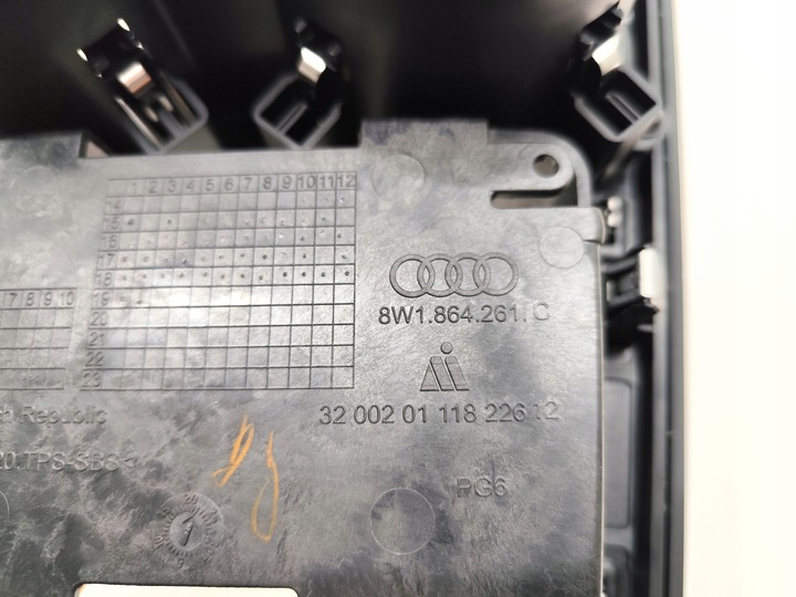 фото №6, Audi a4 b9 рамка тунелю середнього 8w1864261c