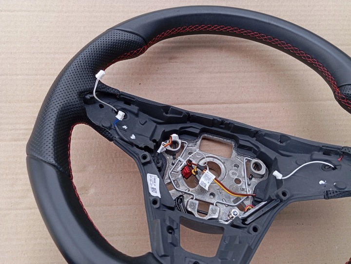 фото №12, Vw golf viii 8 5h0 passat b8 tiguan руль кожа r-line красная nić