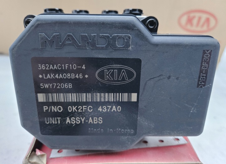 фото №9, Головний гальмівний циліндр abs kia carens ii 2 2.0 crdi 0k2fc437a0 / 5wy7206b