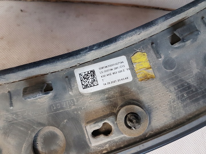 фото №8, Audi e-tron 4ke 19- планка na крыло правый зад org ly9t