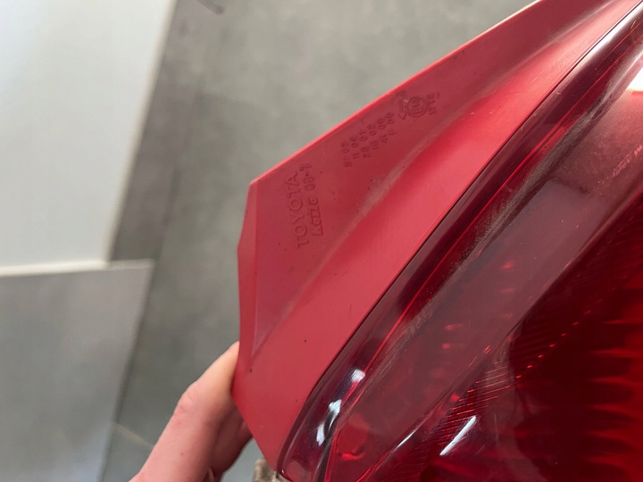 фото №8, Лампа левый зад toyota yaris 2011