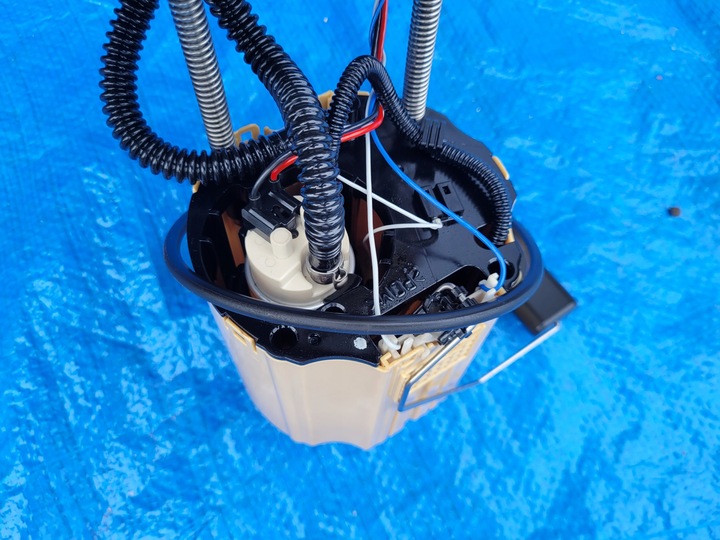 фото №3, Запчастини | astra j насос пального корзина поплавок 1.7 cdti 13575879