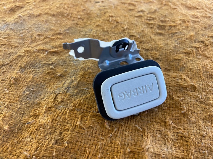 фото №6, Evoque ii l551 кронштейн крепление подушка безопасности k8d2-52137-ab k8d2-52136-ab