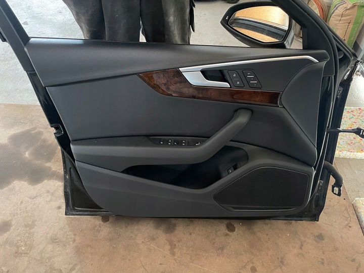 фото №7, Audi a4 b9 8w sedan сиденья диван обшивки кожа jak новое