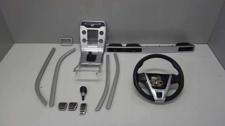 фото №1, Volvo v70 руль кожаный декоры r design