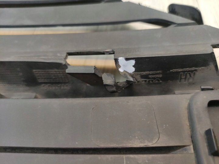 фото №8, Volvo xc90 решітка бампера праві перед 31383834