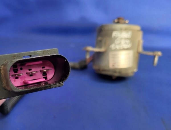 фото №3, Двигунчик вентилятора радіатор skoda fabia i