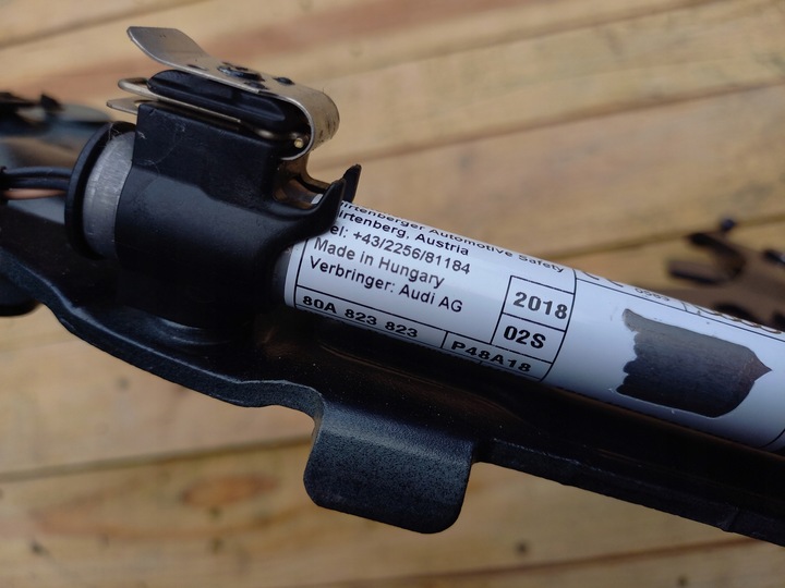 фото №4, Audi q5 80a петля капота лівий правий патрон / заряд 80a823301d