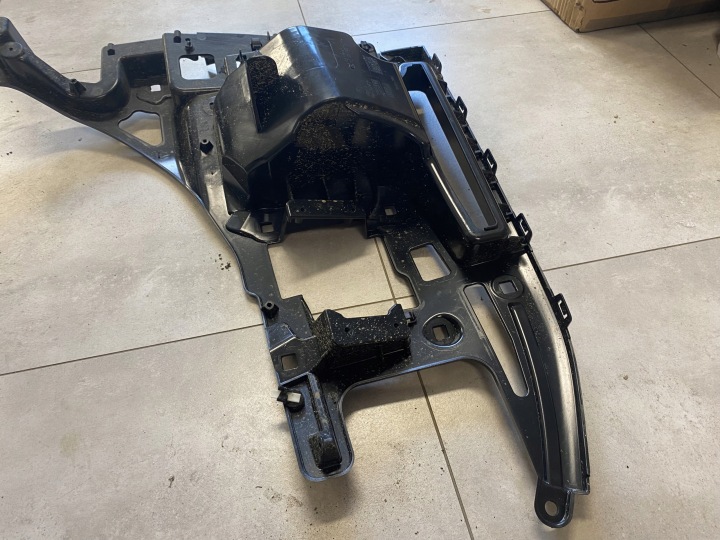фото №7, Bmw i3 кронштейн   крила праве зад 7296754