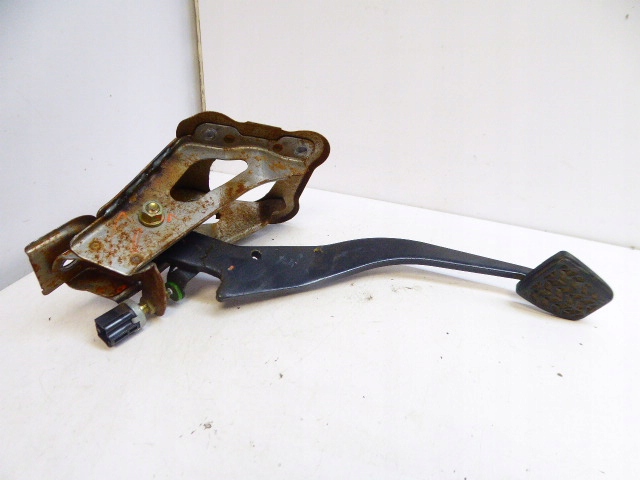 фото №7, Avensis t22 97-03 педаль гальма основа 2.0 16v