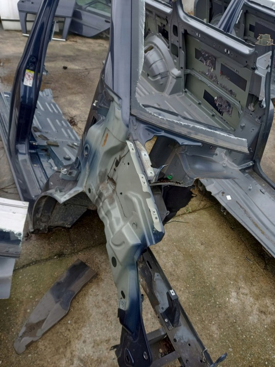 фото №1, Volkswagen transporter - caravelle t6 2016 кузов четверть перед