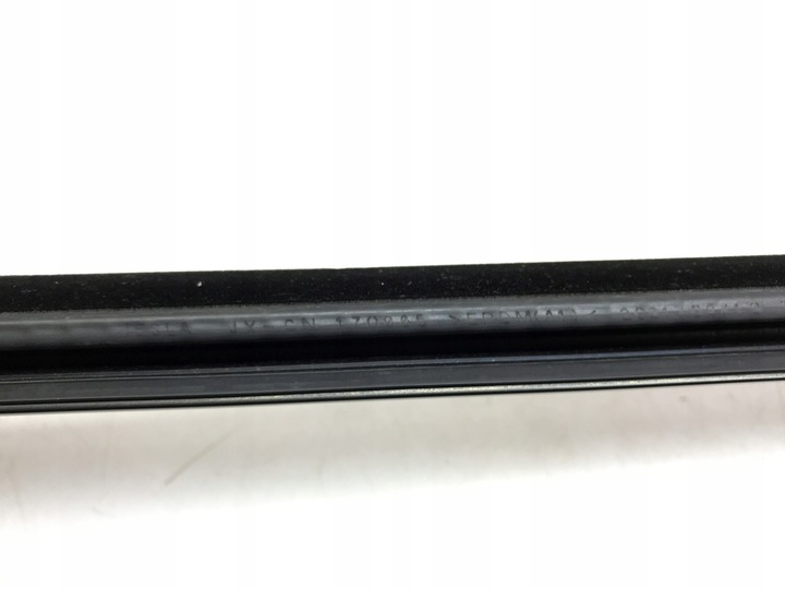 фото №10, Планка накладка двері праві перед tesla модель y 1495711-00-d