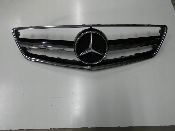 фото №1, Решітка, решітка радіатора mercedes cls 218 amg