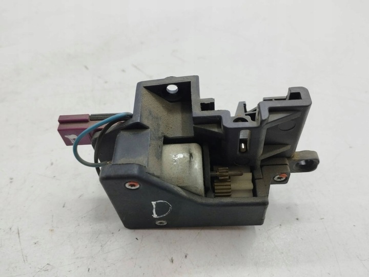 фото №5, Bmw 5 e60 e61 2006 правая сторона моторчик шторы стёкла задней