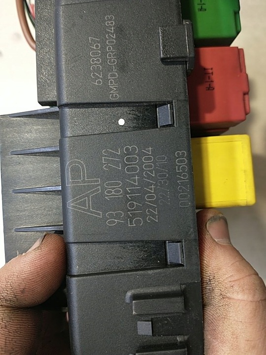 фото №3, Коробка запобіжників vectra c 2.2 direct 9318027