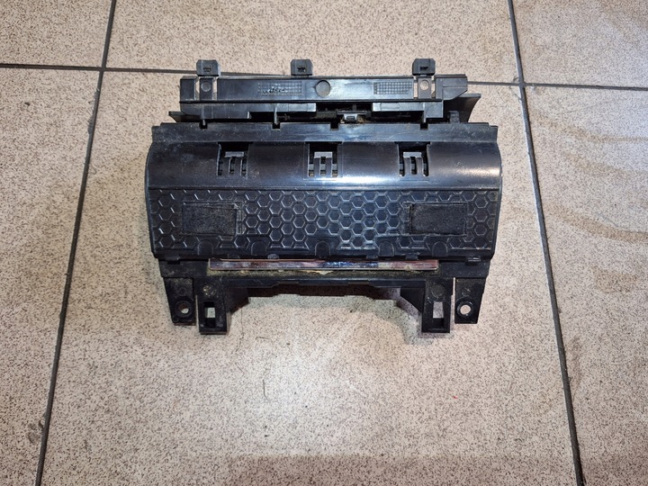 фото №1, Пепельница перед audi a4 b6