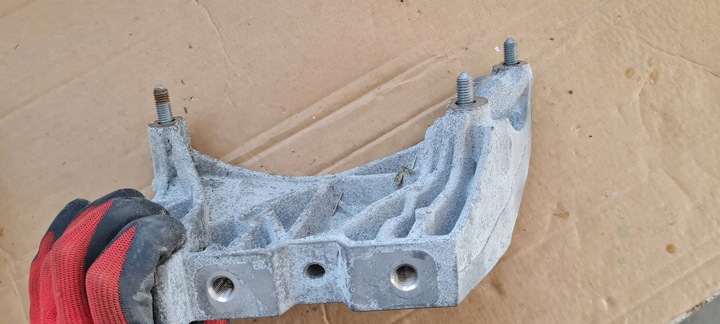 фото №10, Q3 83a лапи кронштейн двигуна гвинти 2.0 tfsi 06j199207p vw tiguan ii