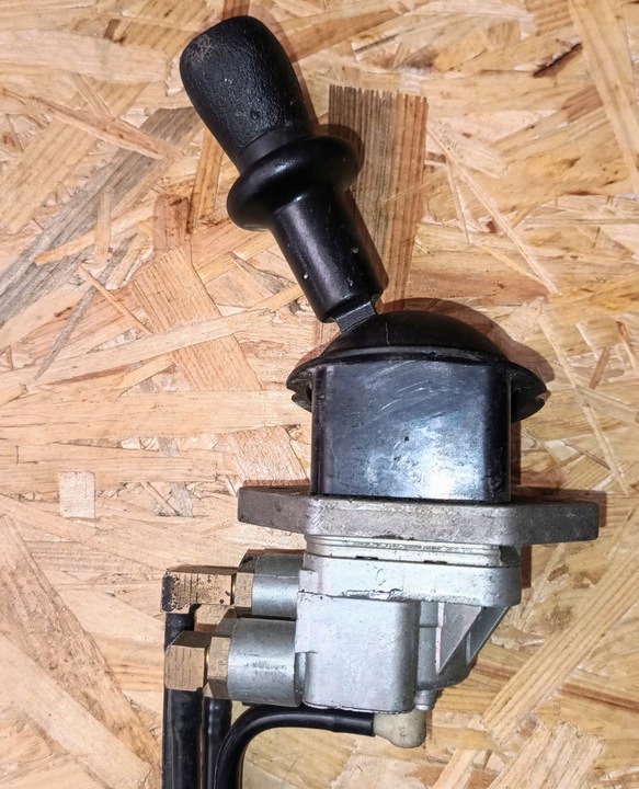 фото №1, Клапан рычаг тормоза ручного daf xf95 xf105