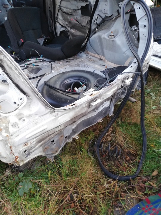 фото №7, Toyota yaris iii стійка скла лівий