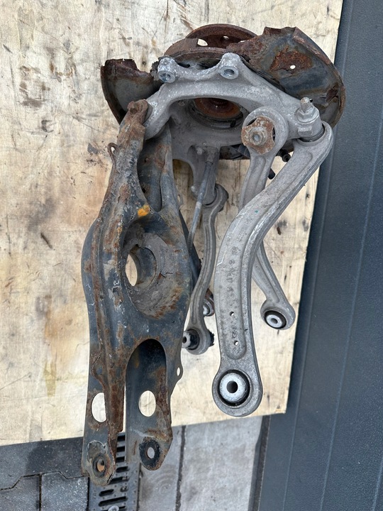 фото №7, Поворотна опора лівий зад, ступиця, важелі mercedes w212