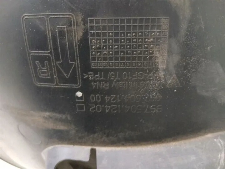 фото №6, Porsche 911 997 вставка підкрилки 99750412400 захист підкрилки передня права