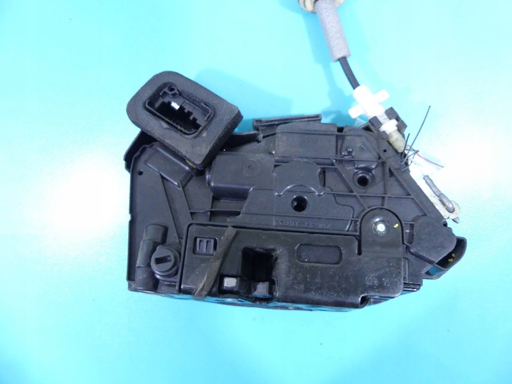 фото №3, Замок зад левый 5e0839015 vw passat b8