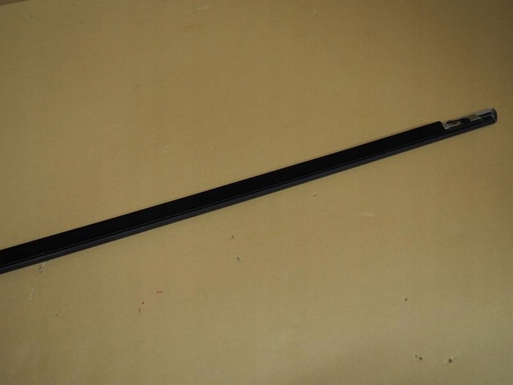 фото №6, Планка накладка уплотнитель стекла правый перед bmw x5 e70