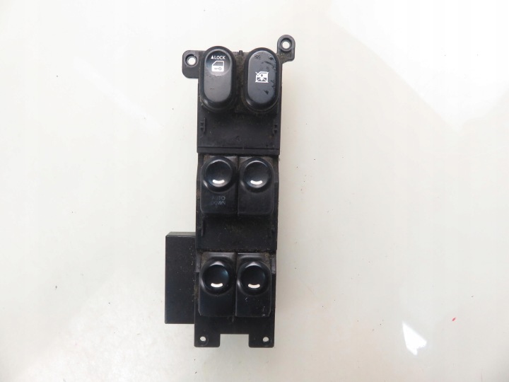 фото №9, Панель стекло hyundai i30 i cw 2007-2010-2012 935702l010