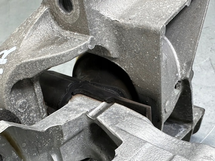 фото №8, Citroen c4 spacetourer 2018 перед сторона правая кронштейны i лапы