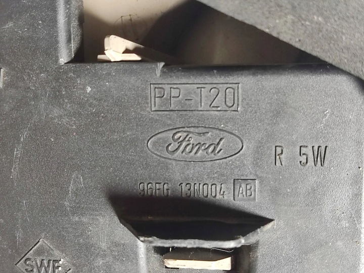 фото №9, Ford fiesta 1995 зад сторона prawa/lampa задняя