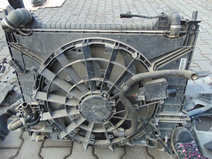 фото №9, Бампер капот 4xpdc комплектний перед jaguar f-pace 2.0d gx63-13w029-ef