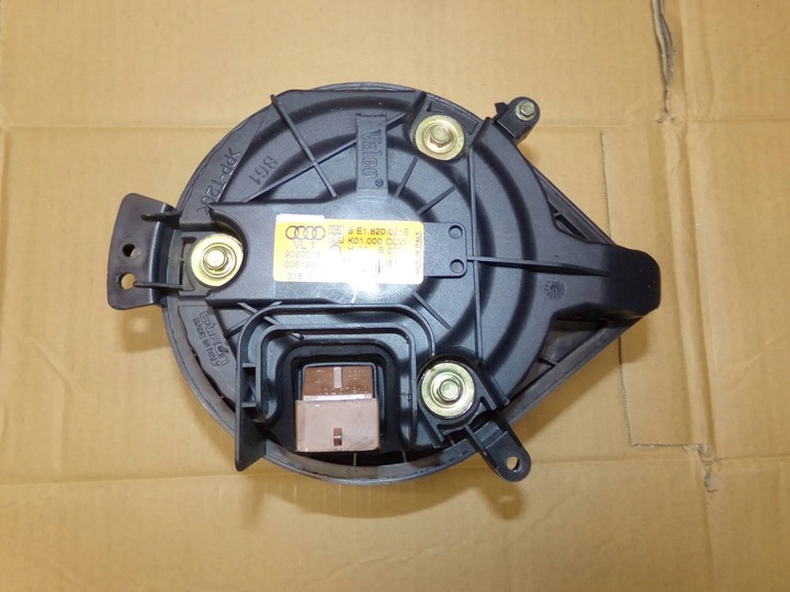 фото №1, Повітродувка повітропровід 8e1820021e audi a4 b6