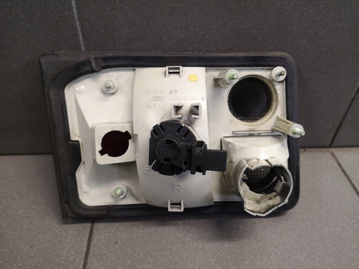 фото №8, Лампа w кришка багажника праві зад audi a8 d2 4d0945094