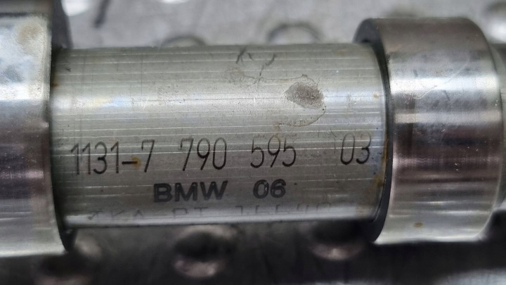фото №11, Розподільчий вал  впускний  7790595 bmw e60 e61 e83 e87 e90 e91 520d m47