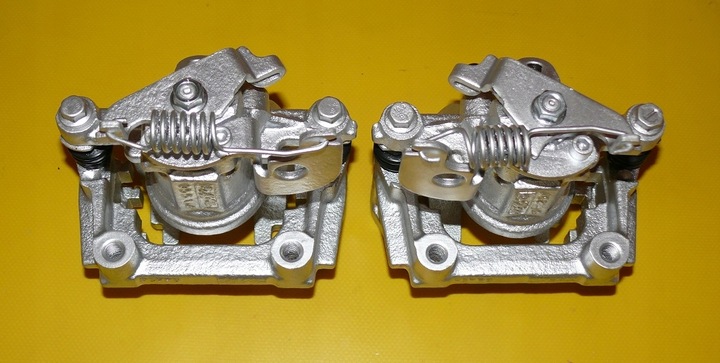 фото №16, Зажимы левый правые перед зад ford mondeo iii mk3 01-07 300/24 280/12