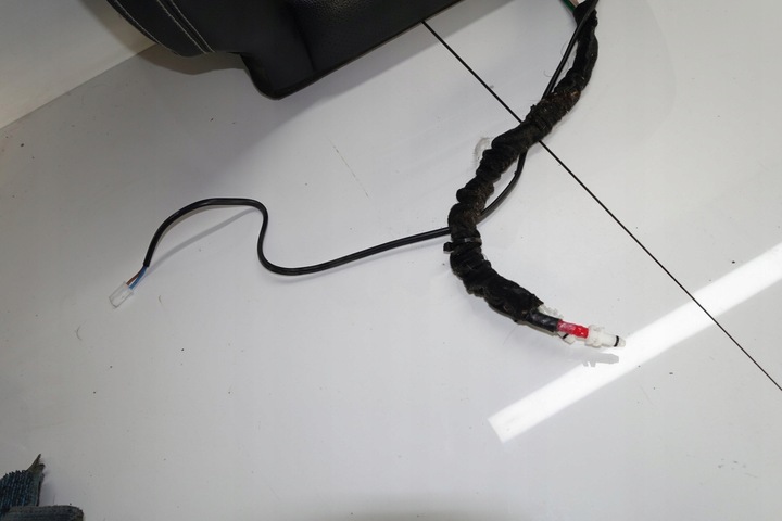 фото №4, Mercedes w207 купе спинка сидіння лівого правого оббивка обшивка водія