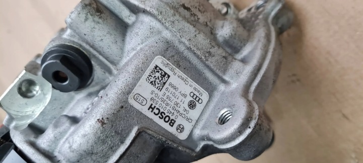фото №7, Q5 80a насос топливная рейка 2.0 tdi 04l130755e a4 b9 8w a5 a6 vw audi