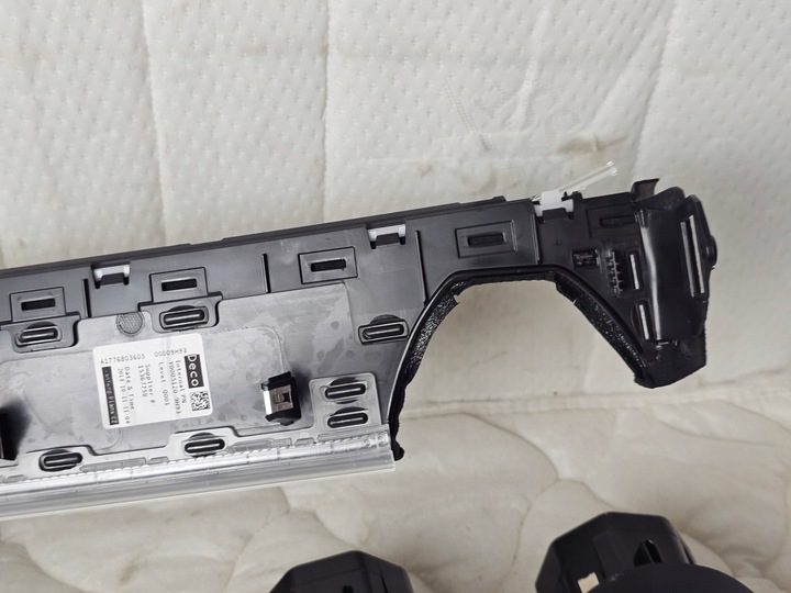 фото №12, Dekor планка захист консолі mercedes a w177 w118 решітка повітропровід led замша