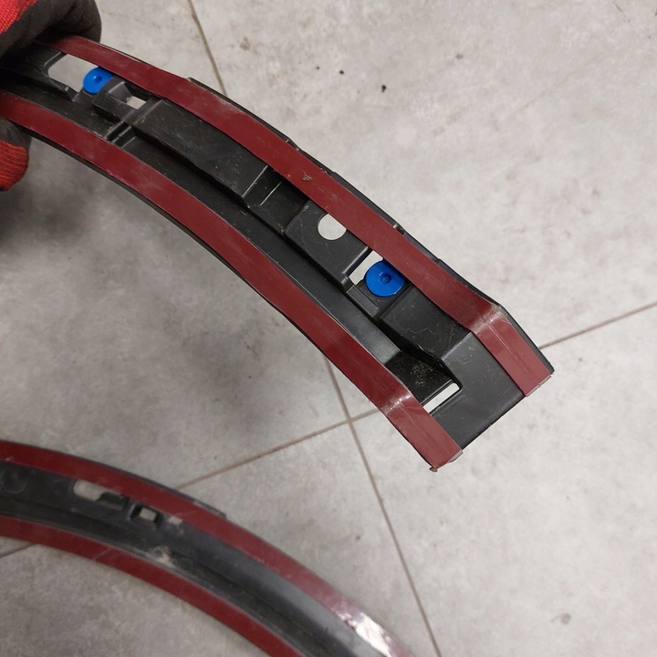 фото №12, Audi q2 шильдик планка монтажная накладки крыльев заднего левая правая