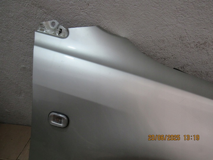 фото №7, Крило правий перед avensis t25 1c0