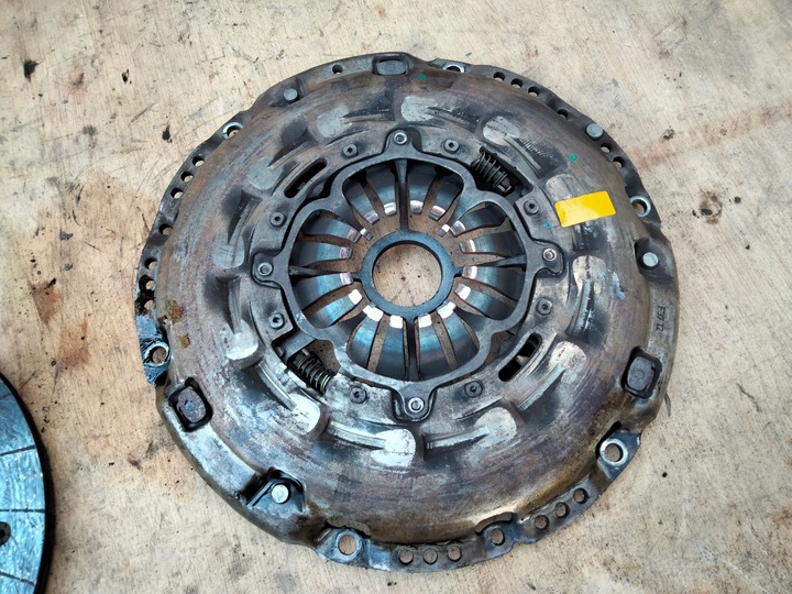 фото №8, Сцепление комплектные двухмассовый маховик avensis t25 2.2 d-cat