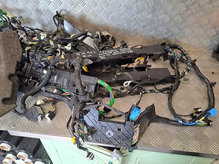 фото №9, Ford kuga mk3 1.5ecoboost установка кабіни засіб