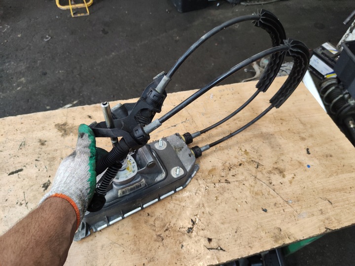 фото №1, Seat ibiza iv 6j 1.4 16v домкрат троси зміни коробки передач