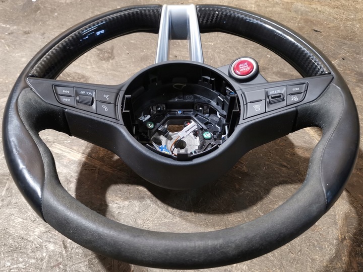 фото №14, Руль alfa romeo giulia квадрифолио карбон