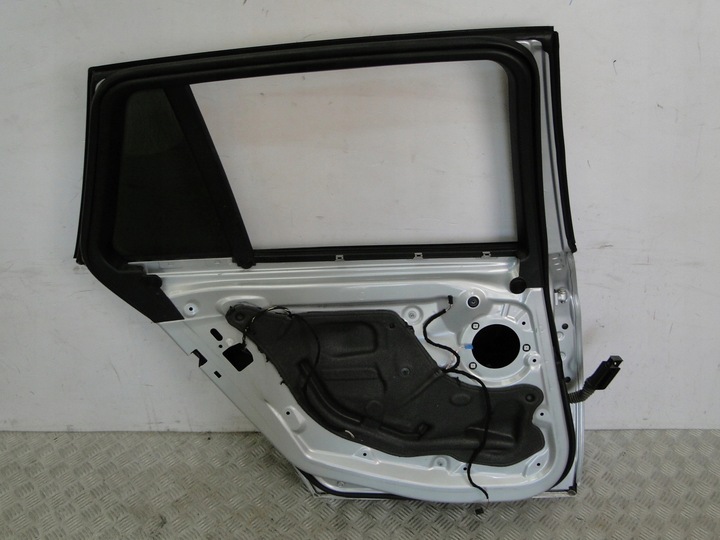 фото №13, Дверь зад bmw f30 м-пакет серебристый a83 универсал combi