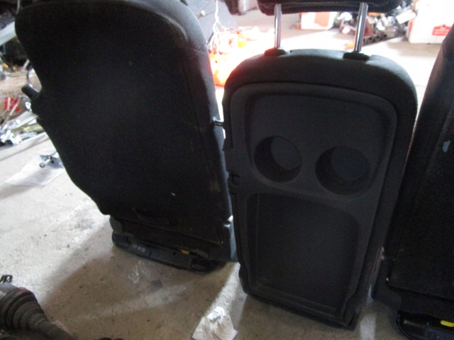 фото №8, Yaris verso рестайлинг 04r диван зад подголовники застёжки