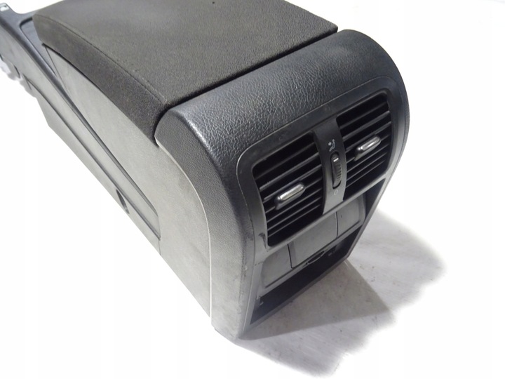 фото №7, Подлокотник туннель средний решётки воздуховод зад vw passat b6 3c0 3c0863319l